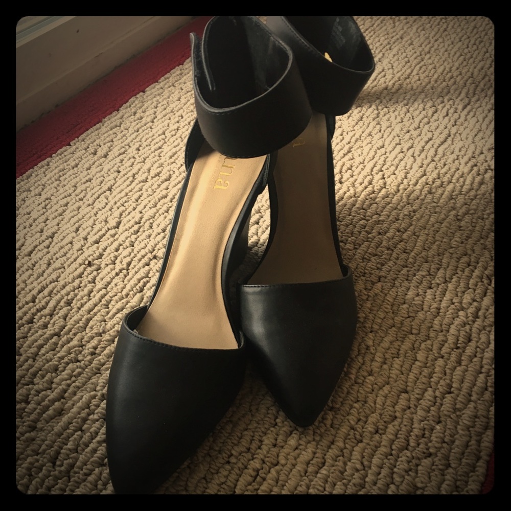 Black wedge heels size 9
